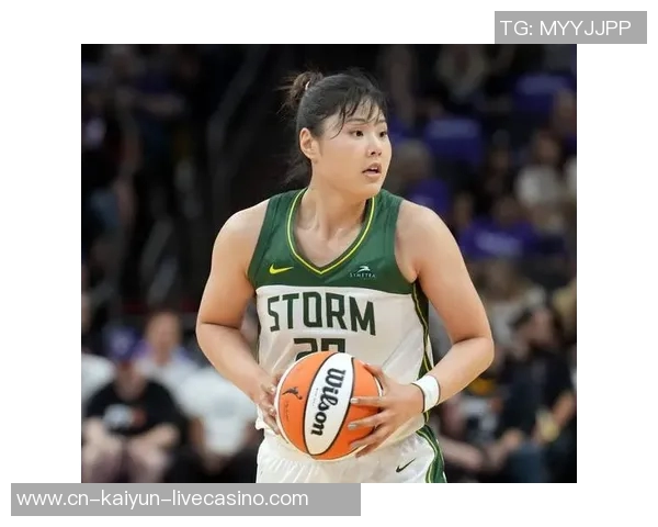 李月汝WNBA首场比赛表现出色砍下双十数据引发球迷热烈期待