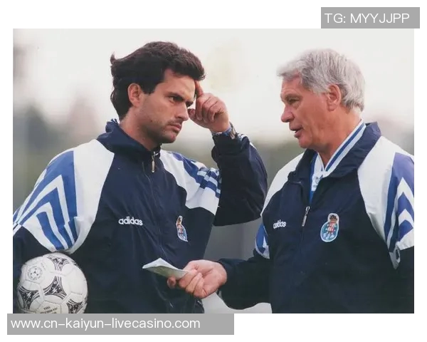 穆里尼奥执教生涯回顾与天下足球的辉煌瞬间探讨